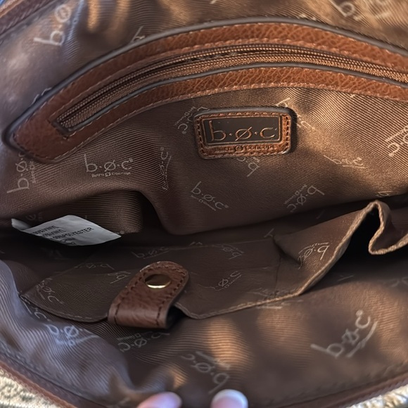 🍍 BOC Born Concepts Vinyl Fuax-Leather Shoulder Bag - 11"wide - 7" tall🍍 - Picture 3 of 3